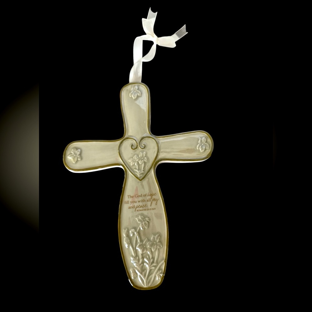 Decorative Christian 2008 DaySpring Ceramic Cross with ribbon. (Q 2 90225)